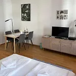 Casa Nostra - Helle Wohnung - direkt am Augarten